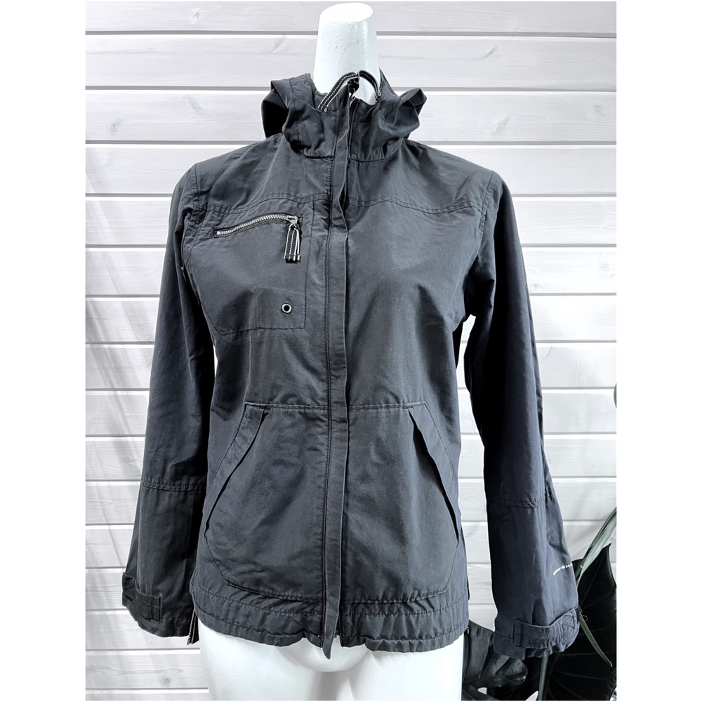 Moving sale! NWOT | Columbia Windbreaker Small Water Resistant | Black L…